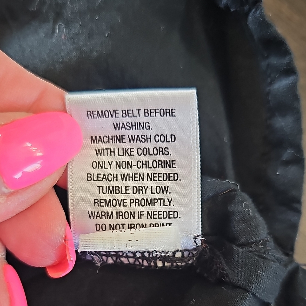 Black Ruffled Button-Up Blouse - Picture 6 of 6